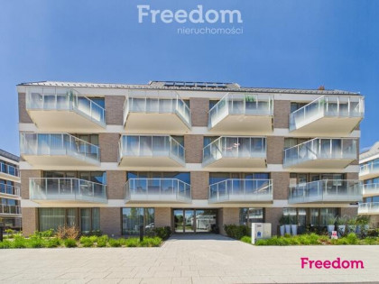 Nowoczesny apartament nad morzem w Sarbinowie.
