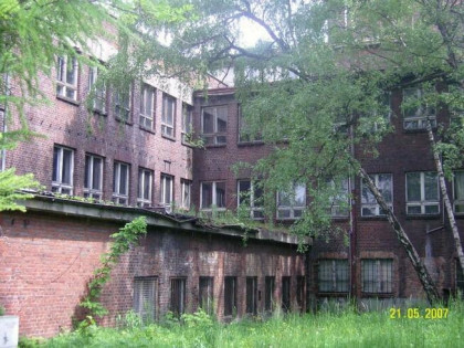 Budynek administracyjny ok. 4000 m² + działka
