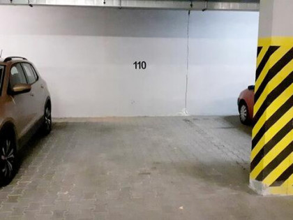 Miejsce postojowe w hali - Smardzewska 20,Grunwald
