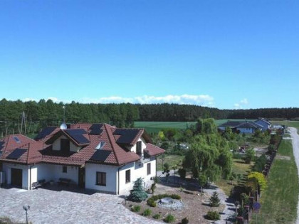 Dom z własną winiarnią, blisko lasu, Kopanino