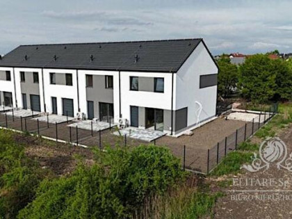 DOM szereg środkowy 102,50m2 z działką 148m2m2, Iwiny Siechnice