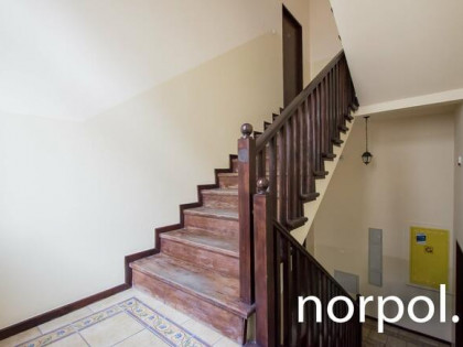 Przestronny apartament z osobną sypialnią i balkonem w centrum Kazimierza