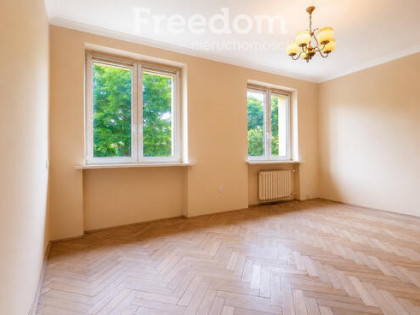 Funkcjonalna kawalerka blisko uczelni