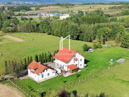 POSIADŁOŚĆ Z DWOMA DOMAMI, 52,5 AR, ŻÓŁKÓW, JASŁO