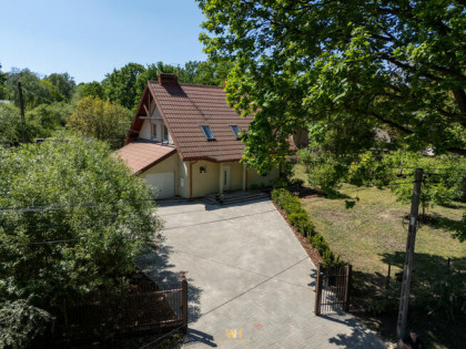 Dom Henryków-Urocze gm. Piaseczno, Leszczynowa
