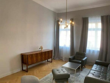 APARTAMENTMENT w kamienicy z widokiem na Ratusz