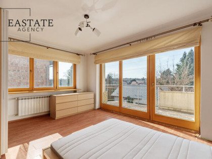 Dom 300 m² po remoncie | ogród i oczko | Wołomin