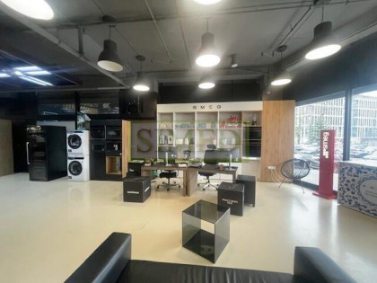 Showroom,parter,witryny,wys.4m,klima,wentylacja