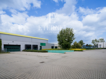 Obiekt biurowo-magazynowy 1 501 m2+działka 56 arów