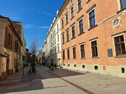 Kawalerka 52 m2 w okolicy Teatru Bagatela