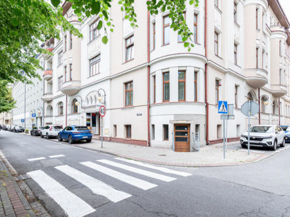 Narożny lokal z wyjątkową ekspozycją - REZERWACJA!