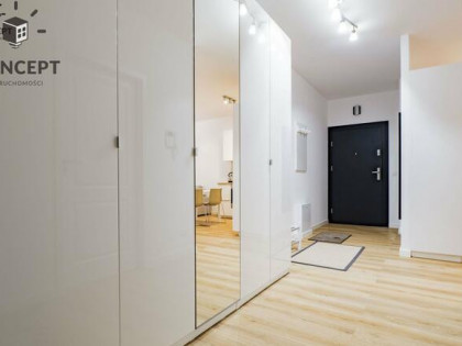 3 pokoje, parking, nowy budynek w centrum