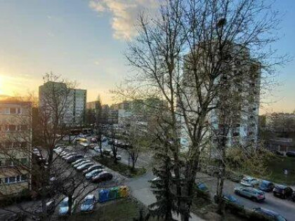 Sprzedam kawalerkę w bloku z balkonem 195 000 zl