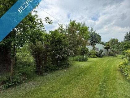 Siedlisko – dom parterowy z poddaszem, murowany, bud. gosp., wiata, 2200 m², pełne media, Rudzienko 