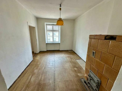 3 pokojowe mieszkanie na PLACU WOLNOŚCI - do remontu