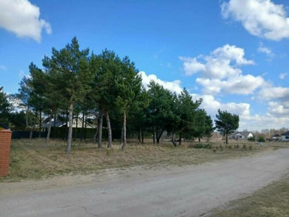 Uzbrojona, częściowo ogrodzona działka MPZP w Małych Rudach