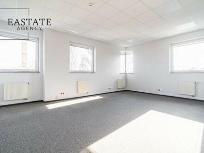 Gabinet 32m2 , Winda, Blisko SKM, Parking