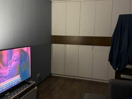 Wynajmę dwupokojowe mieszkanie z oddzielną kuchnią