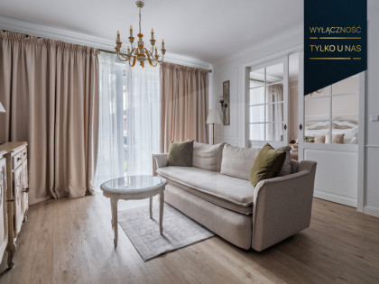 Stylowy apartament z halą garażową i tarasem
