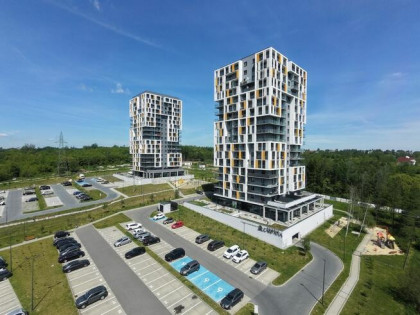 CARPATIA - Lokal 103 m² - parter+szklana witryna