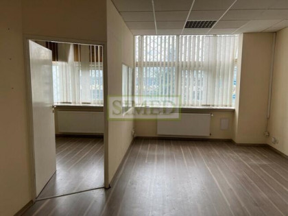 Biuro,2 pokoje,1 piętro,parking,ochrona,dostęp24h