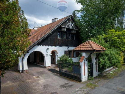 Rezydencja z kompleksem SPA i basenem - Kanie