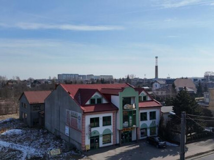 Hala handlowo-usługowa w centrum Bełchatowa