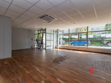 LOKAL PARTEROWY | DUŻE WITRYNY | 74 m2
