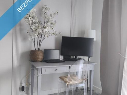 Nowe studio z przestrzenią sypialnianą, wypoczynkową i miejscem do pracy - super dla studenta