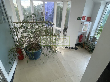 Wysoki standard,skosy,recepcja,parking,ochrona,24h