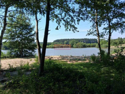 Piękna działka z własnym jeziorem i prywatną plażą