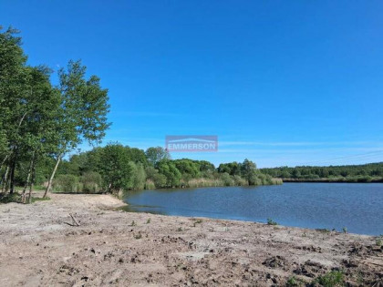 Piękna działka z prywatnym jeziorem i plażą !