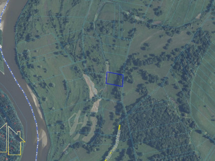 Działka nad Bugiem pośród lasów