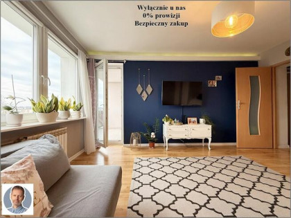 52m z osobną kuchnią. Balkon. 7 min. spacer nad morze.