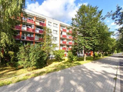 Trzypokojowe z balkonem na parterze przy Żareckiej