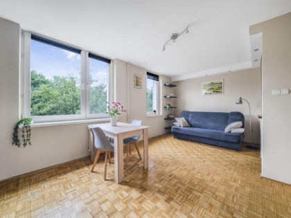 Sprawdź>> Jasna, cicha kawalerka 27 m² przy metrze