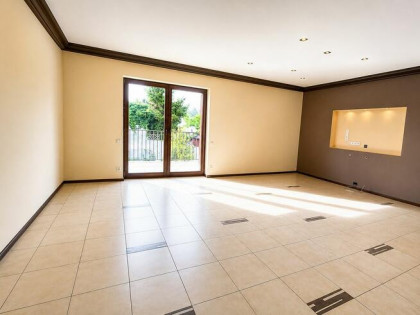 Dom 107 m² + 74,8 m² powierzchni dod + garaz+kominek