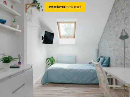 Segment 105 m² w Markach, 3-poziomowy, umeblowany