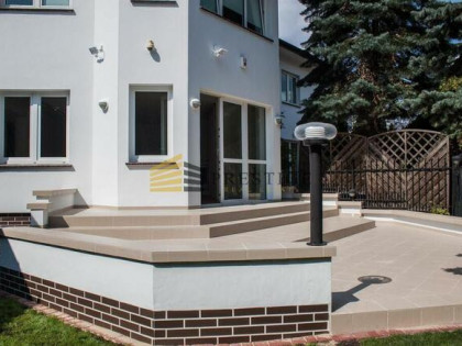 Elegancki bliźniak Stary Wilanów