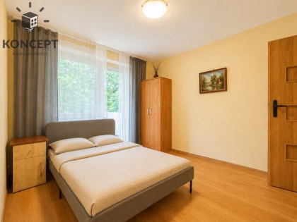Ciche i rozkładowe 3-pokojowe mieszkanie z oddzielną kuchnią i balkonem | Biskup