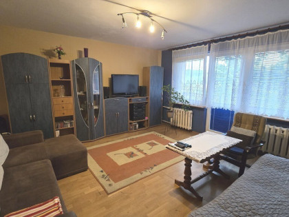 2 pokoje, balkon, parter-os. Słoneczne