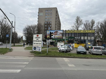lokal handlowo / usługowy na parterze