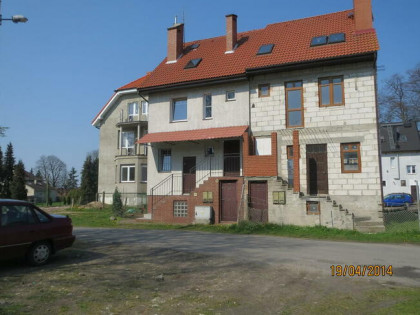 Gotowa inwestycja – 3 niezależne mieszkania + lokal usługowy