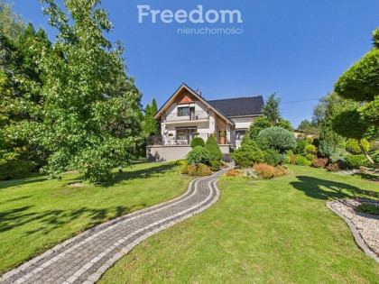 Dom 237 m² | 3 poziomy | zagospodarowany ogród