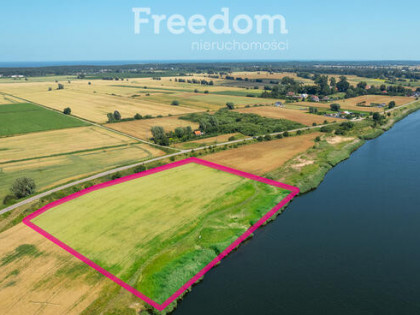 Grunt z ok. 160m własnej linii brzegowej Wisły