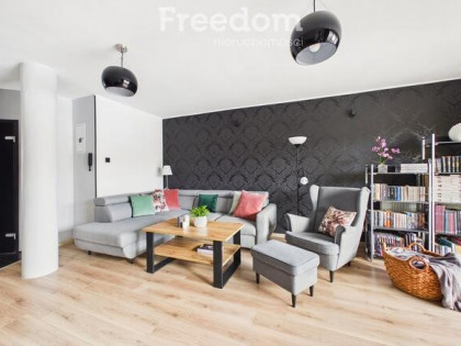 Komfortowe 60 m² z dużym balkonem.