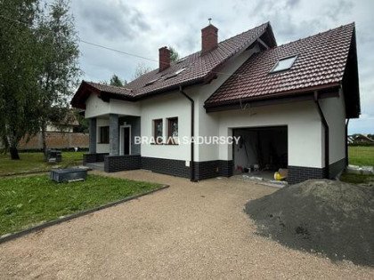 Dom Rybna gm. Czernichów, Słonecznikowa