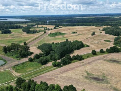 Działka pod dom marzeń blisko jeziora i lasu