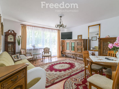 3 pokoje z osobną kuchnią i słonecznym balkonem