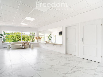 Stanowisko fryzjerskie w salonie beauty
